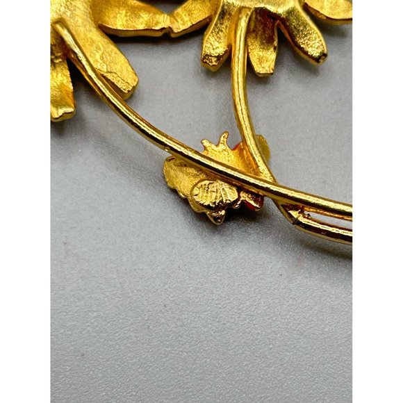 Vintage Daisy Pin Brooch 70s Enamel Flowers with Lady Bug Gold Tone White Enamel - Picture 10 of 13